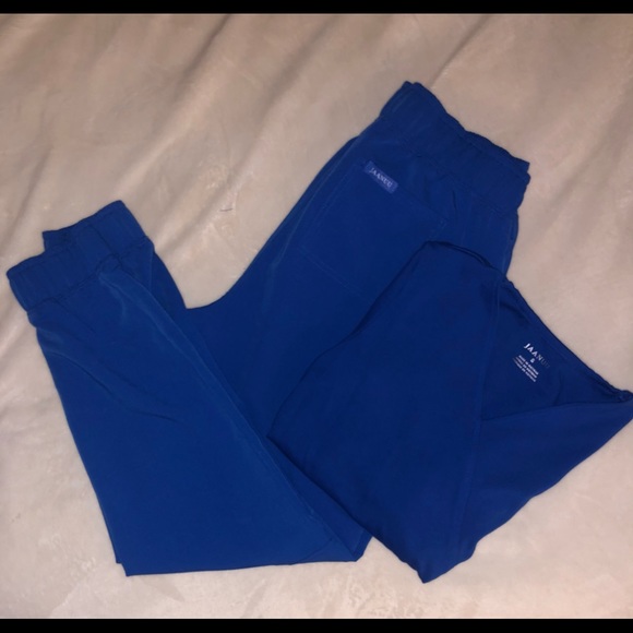 JAANUU Scrub set - Picture 3 of 7